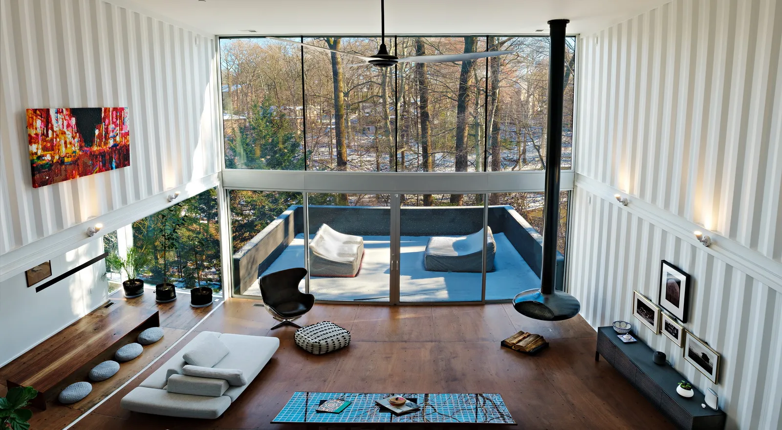 "Contemporary container residence house featuring modern style and functional interiors"