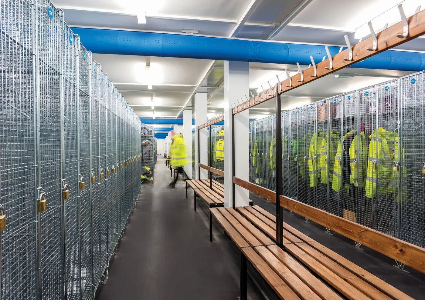 Locker rooms- sports-changing-rooms13