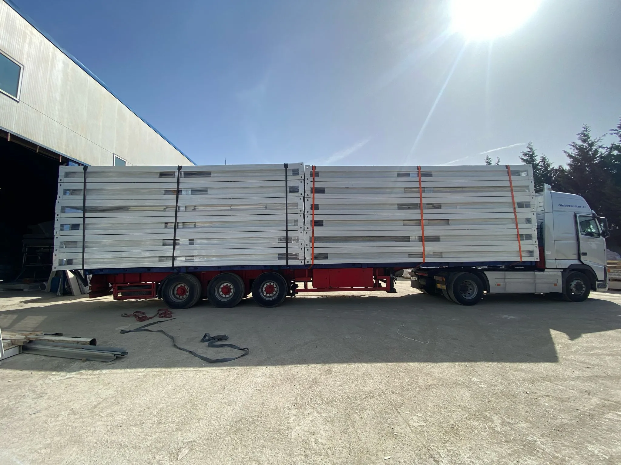 Flat pack house assembly services ensuring fast installation and long-lasting performance.