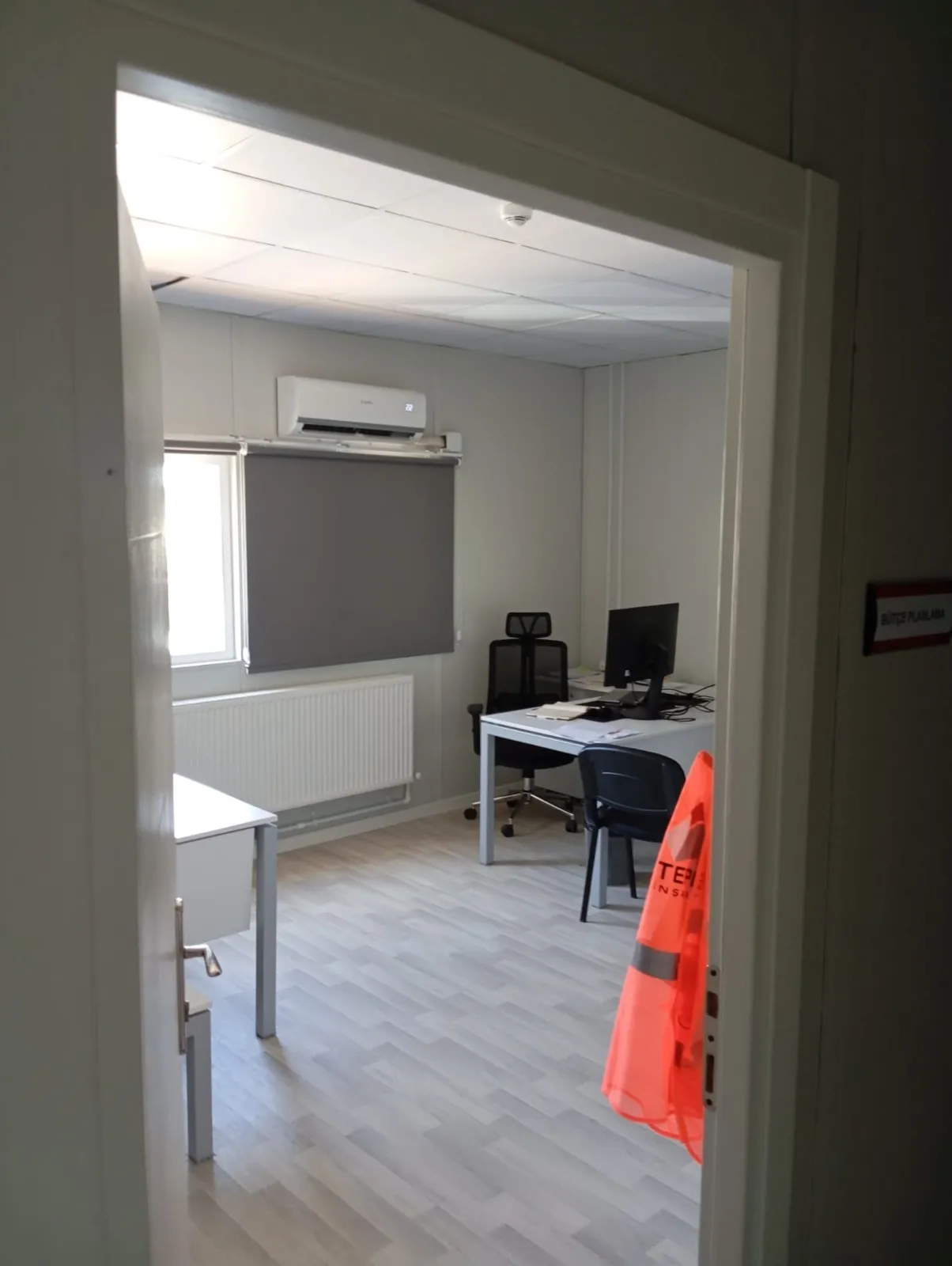 Prefabricated dining hall dining area setup