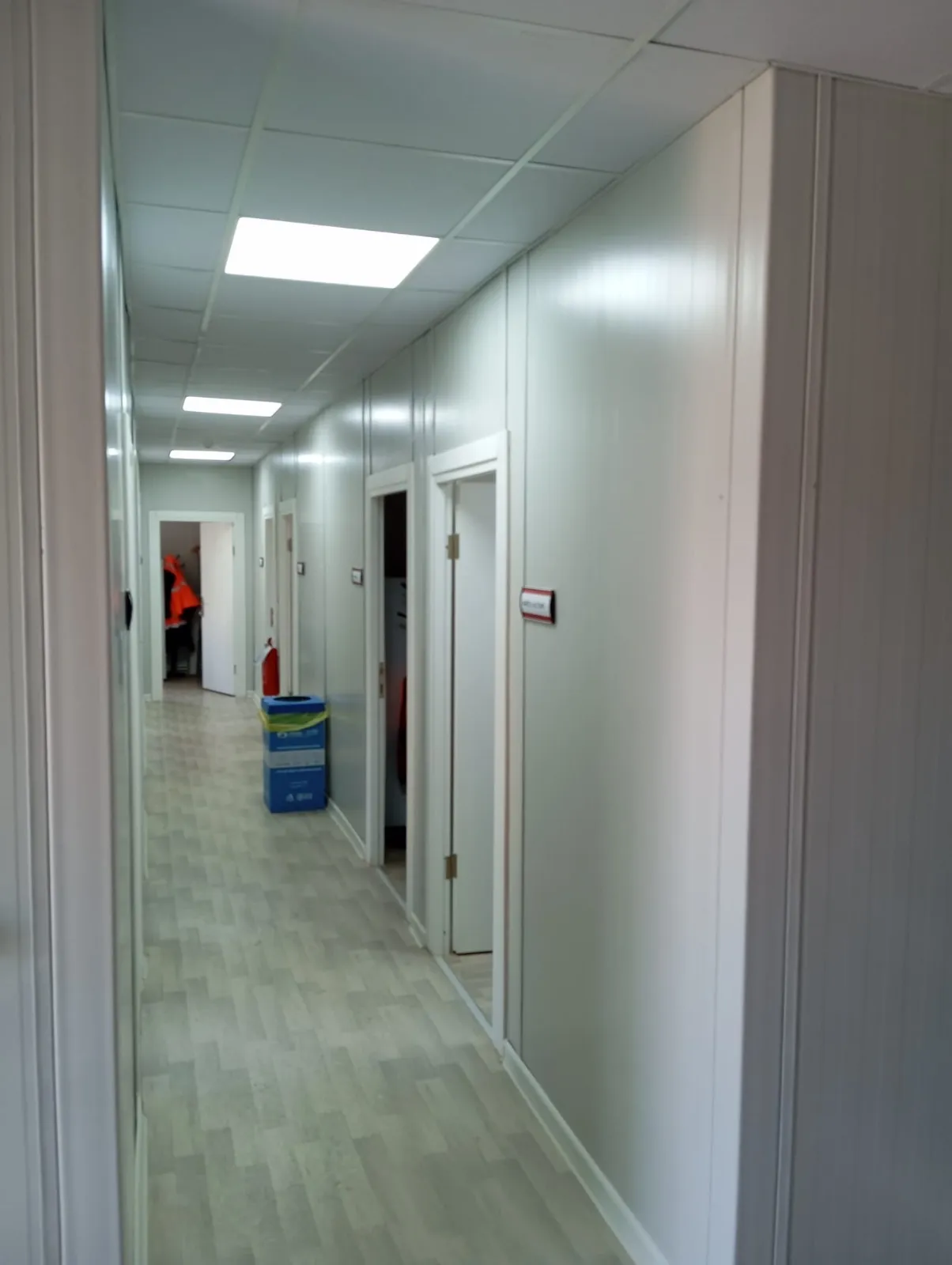 Roof system of prefabricated dining hall structure